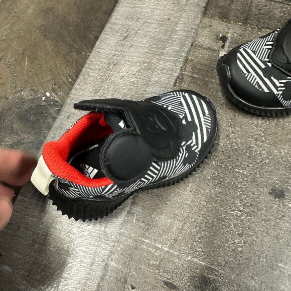 Adidas Disney Mickey Mouse Black White Red D96916 Toddler Kids Sz 5K 5C - Picture 9 of 16